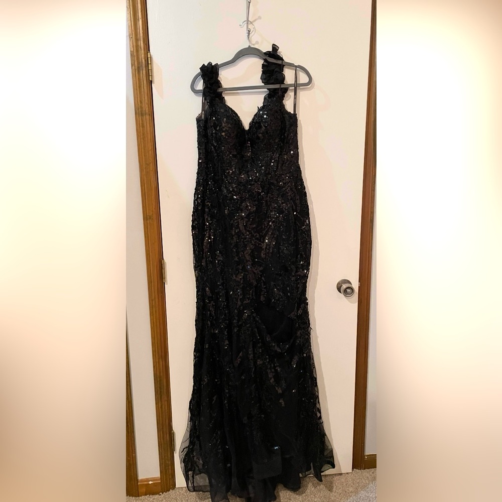 Sherri Hill Black Sequin Dress with Ruffle sleeves long mermaid 18